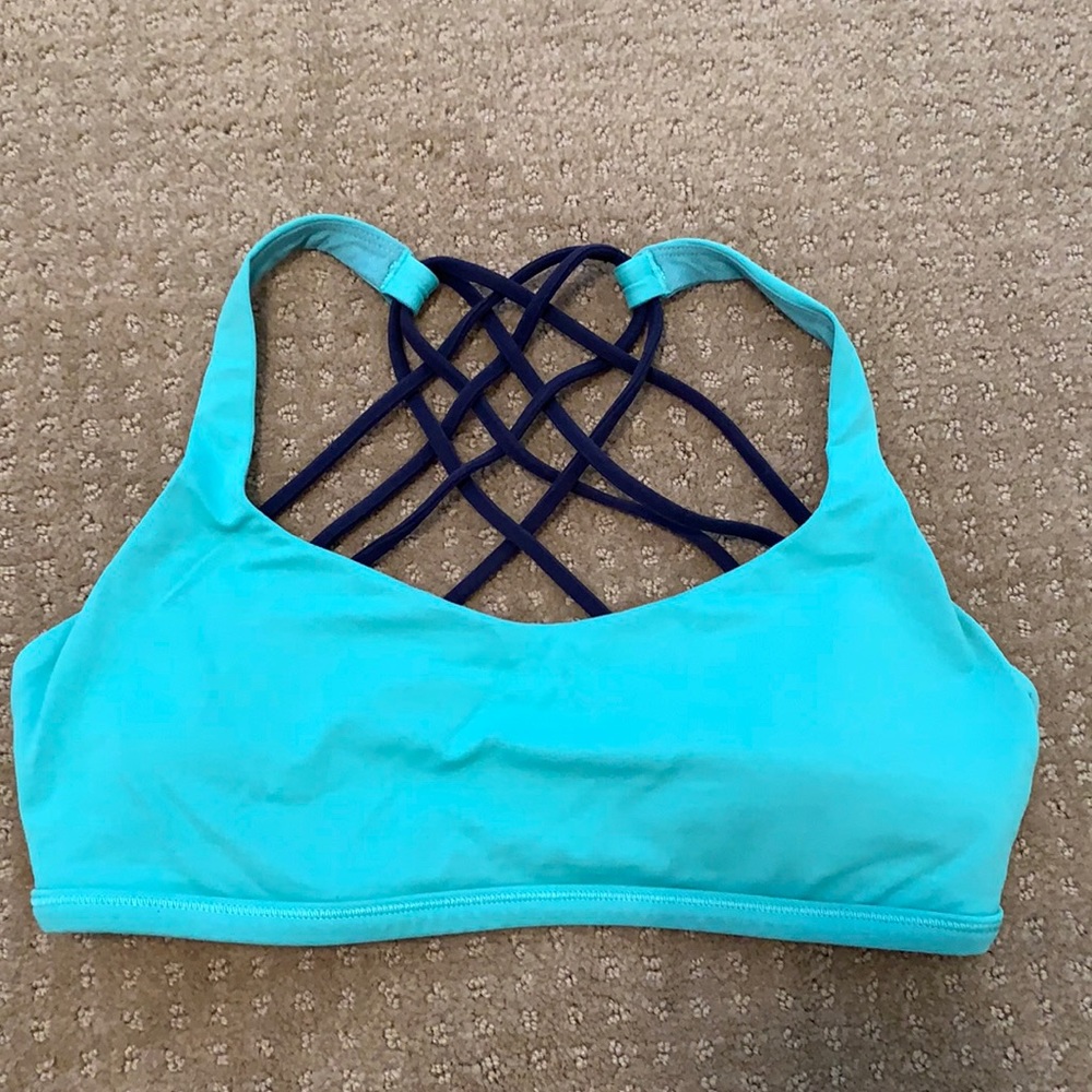 Lululemon Free to Be Bra